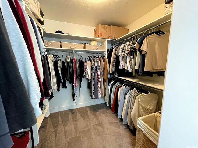 Building Photo - 616 W 4050 N