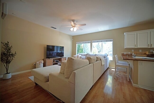 Building Photo - Beautiful Highland Reserve home 4 bedroom,...