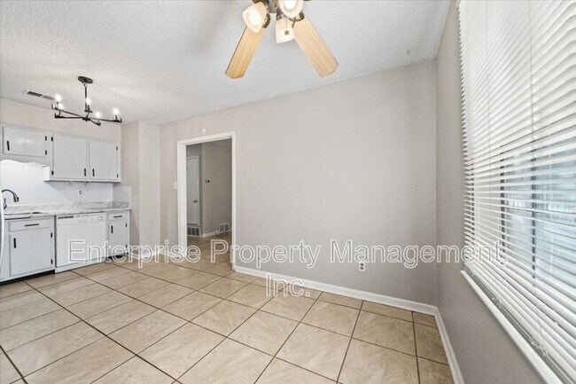 Building Photo - 7103 Tagen Dr