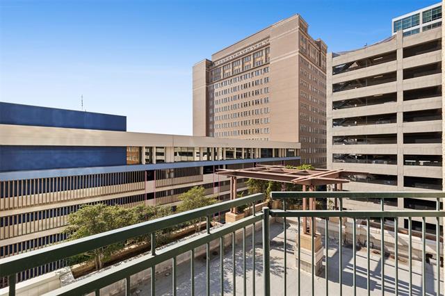 Building Photo - 500 Throckmorton St