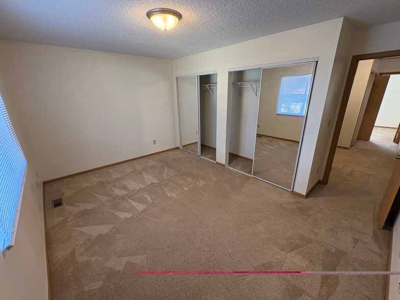 Building Photo - 806 Waldo St