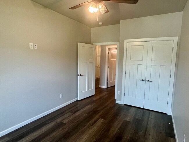 Building Photo - Beautiful 2 Bed 2 Bath!