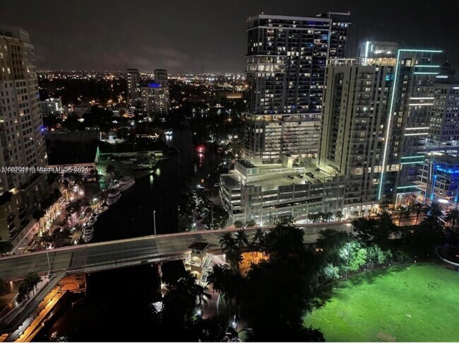 Building Photo - 333 Las Olas Way