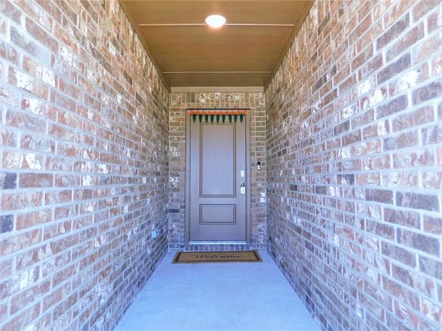 Building Photo - 4025 Huntington Dr