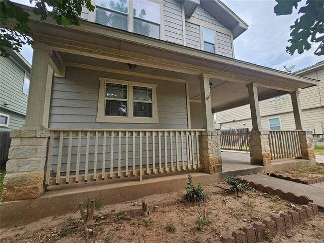 Building Photo - 2724 Fairview Dr