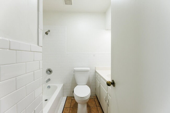 Building Photo - 4714 46th St