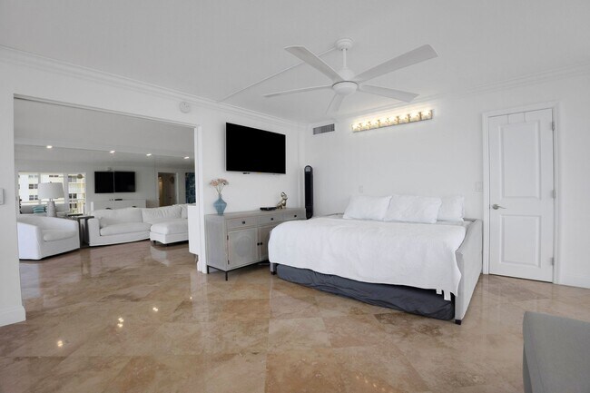 Building Photo - 3546 S Ocean Blvd