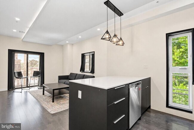 Building Photo - 519 N 38th St