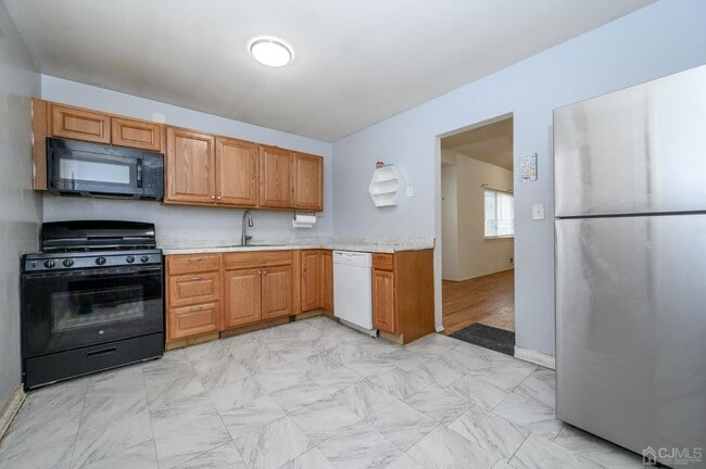 Building Photo - 186 Central Ave