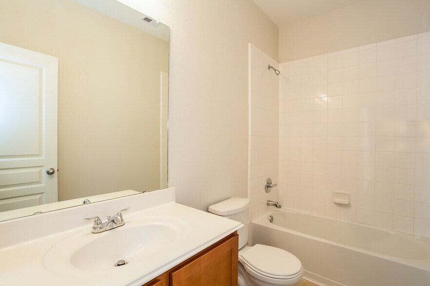 Building Photo - 8119 Almera Falls Dr