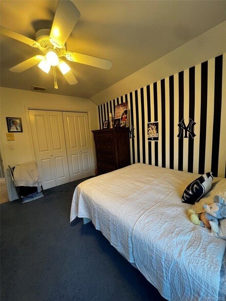 Building Photo - 6 Kara Ct