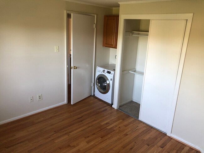 Building Photo - 2036 Westfield Terrace