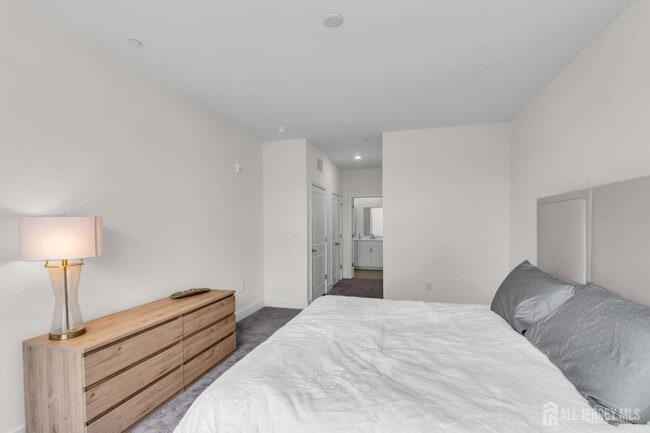 Building Photo - 30102 Radford Ct