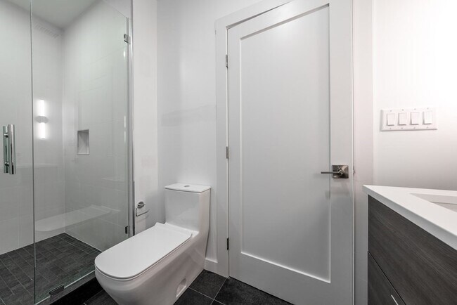 Building Photo - 97 Elmwood St