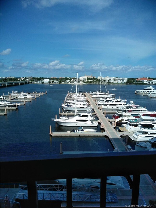 Primary Photo - 400 N Flagler Dr