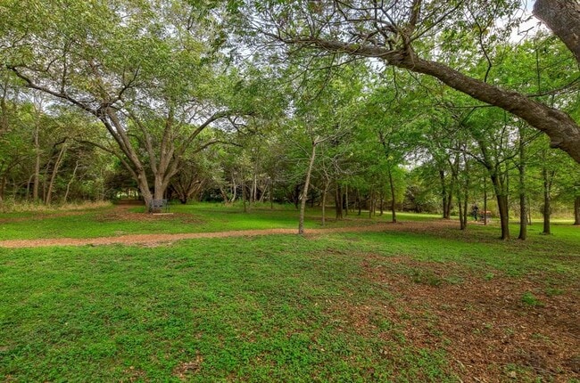 Building Photo - 600 Jetta Ct