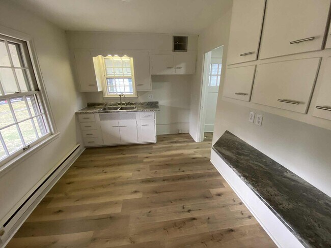 Building Photo - 2629 Dodge Ave