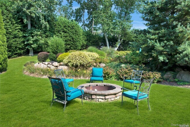 Building Photo - 1460 Hillcrest Dr