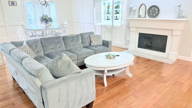 Building Photo - 1802 Potomac Dr