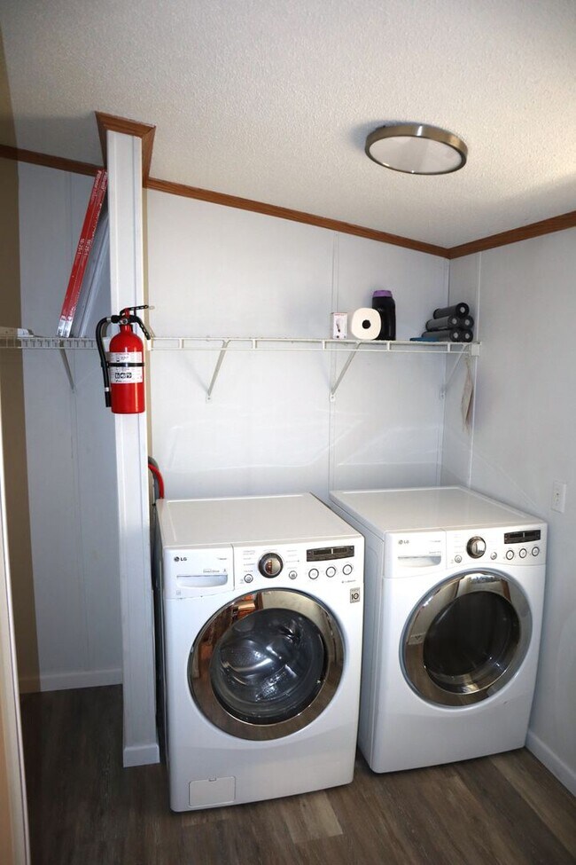 Building Photo - Lovely 3 bedroom, 2 bath home!