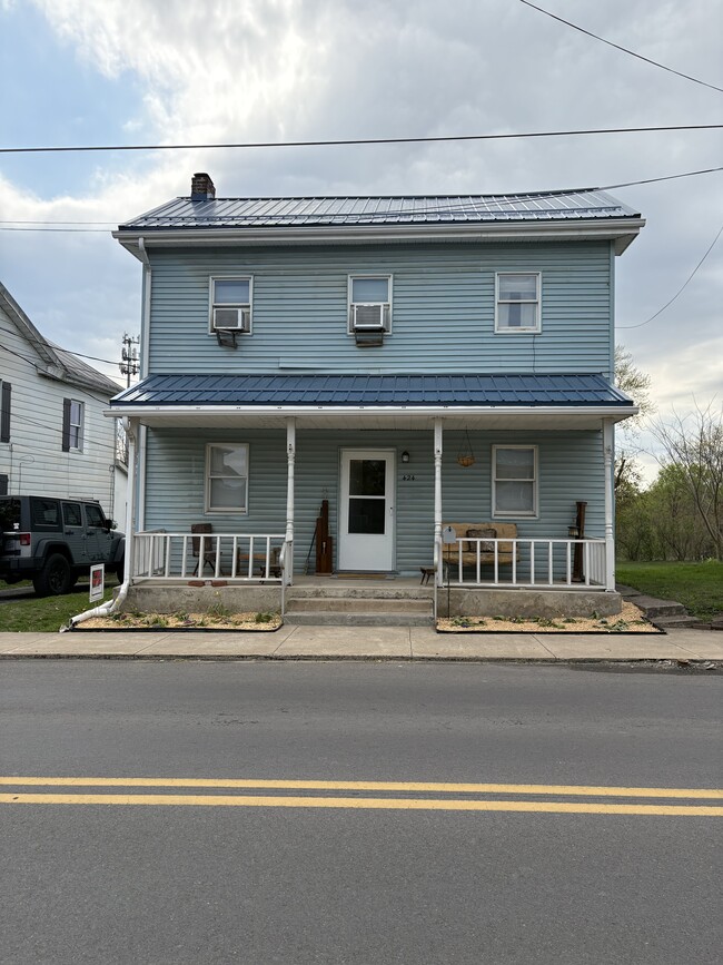 Primary Photo - 424 Shakespeare Ave