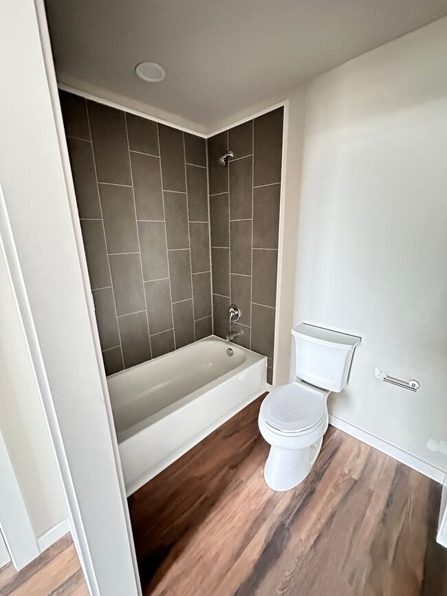 Building Photo - Remodeled Duplex