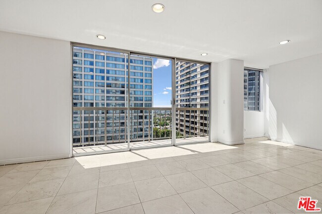 Building Photo - 10747 Wilshire Blvd