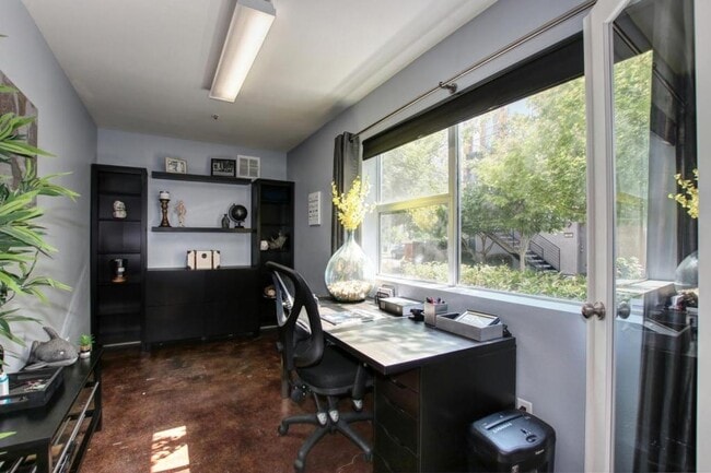 Building Photo - 792 Krypton Ct