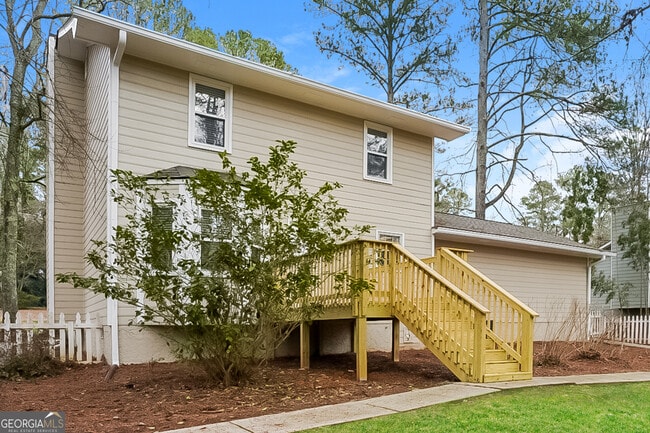 Building Photo - 2440 Hillboro Cir S W