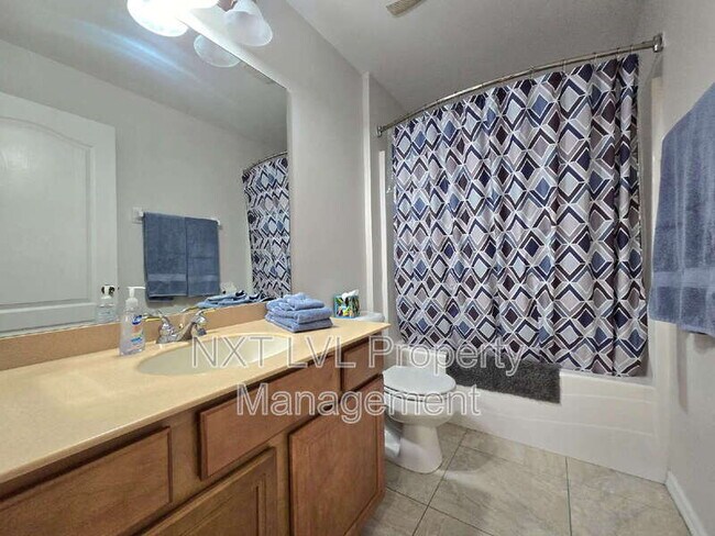 Building Photo - 1243 NW 22nd Ave