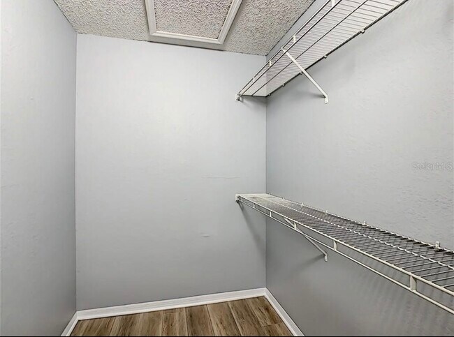 Building Photo - 1037 S Hiawassee Rd