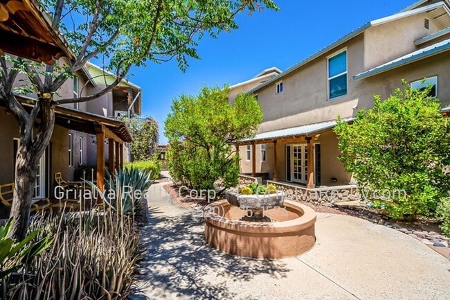 Building Photo - 1070 E Miles St