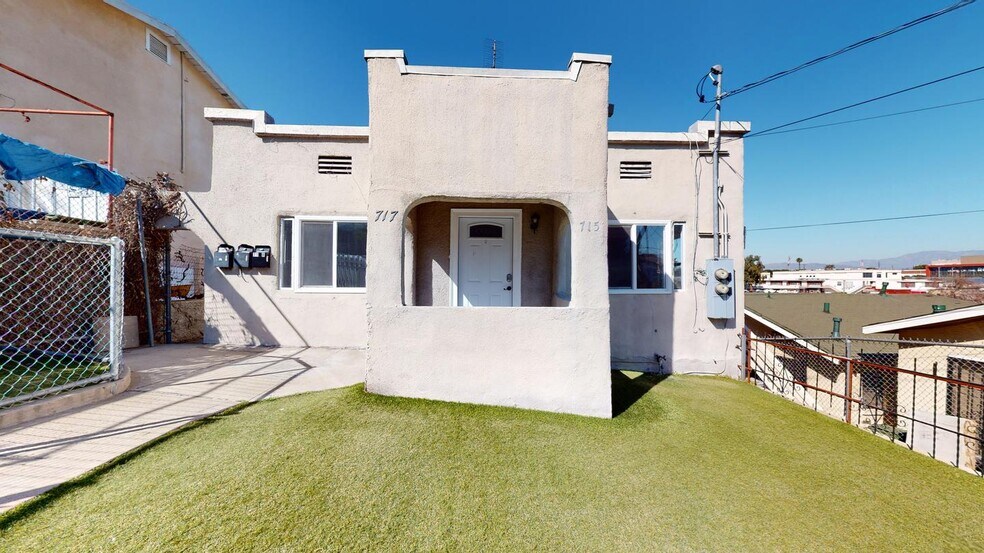 Building Photo - Modern & Spacious Home in East LA – Great Value and Prime Location!