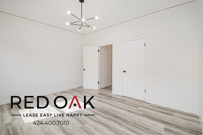 Building Photo - 330 N Genesee Ave