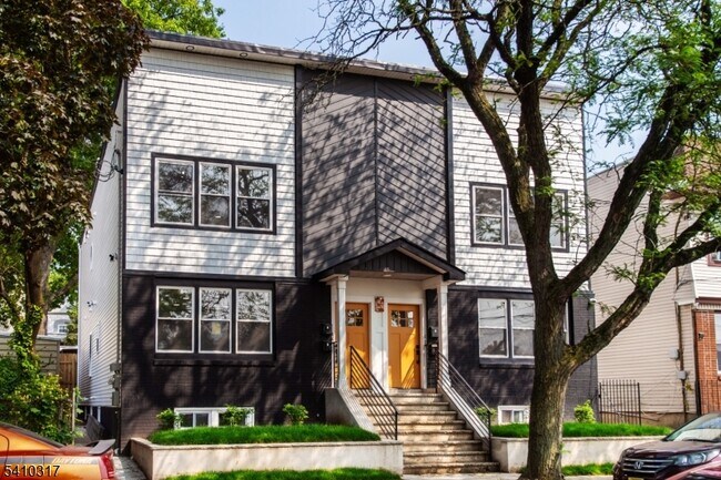 Building Photo - 64 Grace St