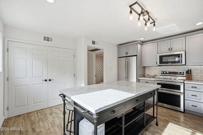 Building Photo - 4925 N 73rd St