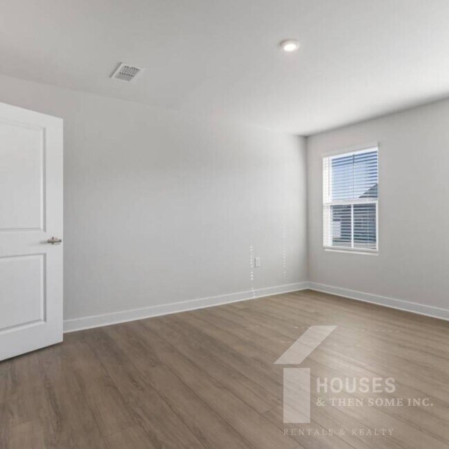 Building Photo - 1130 Bulrush Dr