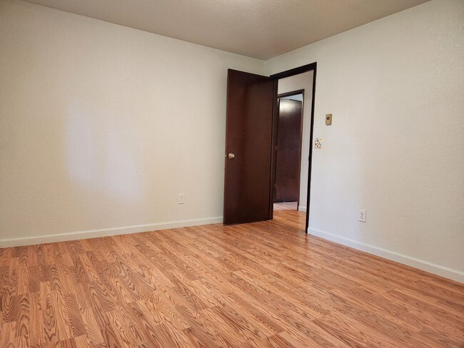Building Photo - 3 Bedroom Rambler In Central Kitsap