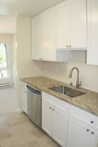 Building Photo - Stunning, large 1 bedroom at Woodlake
