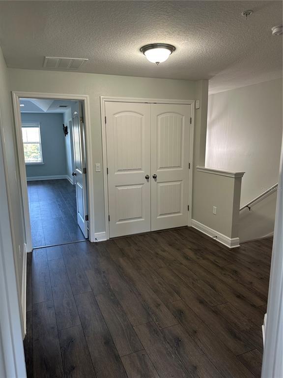 Building Photo - 10041 Town Lake Dr