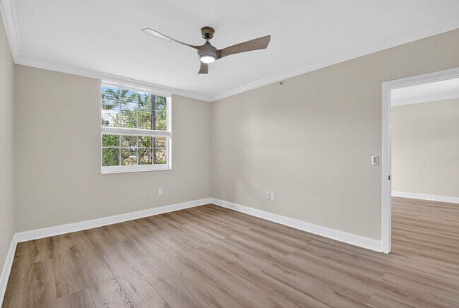 Building Photo - 630 S Sapodilla Ave