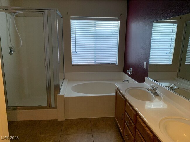 Building Photo - 6286 Stone Hollow Ave