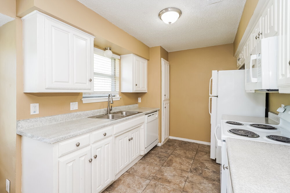 Building Photo - 6029 Dustin Dr