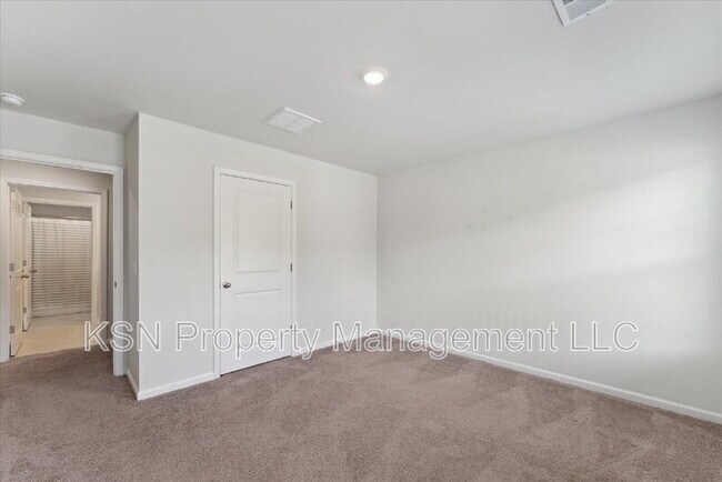 Building Photo - 238 Sage Fld Dr
