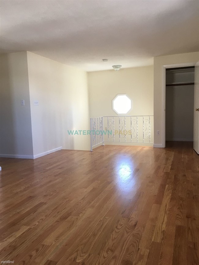 Building Photo - 40 French St