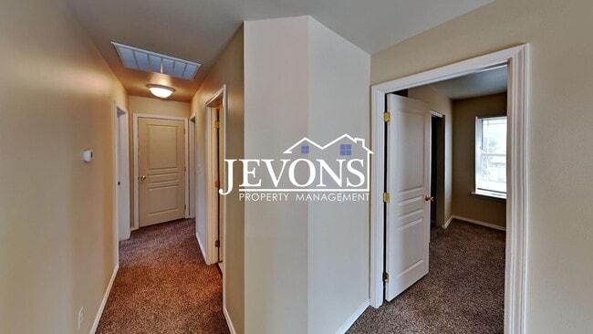 Building Photo - $500 Rent Credit - Enjoy this beautiful We...