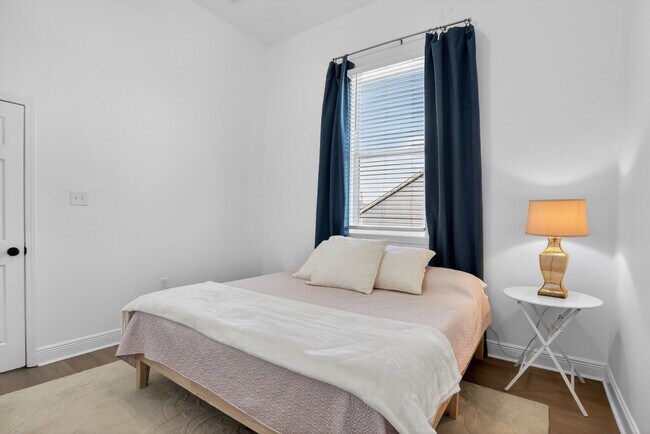 Building Photo - 3324 S Saratoga St