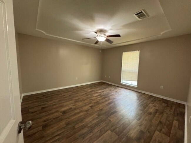 Building Photo - Beautiful Condo in Eden Oaks Subdivision – Ponchatoula, LA