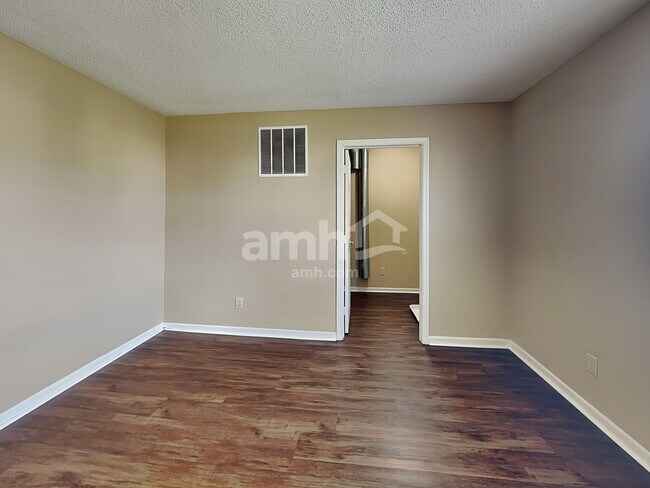 Building Photo - 356 Winterset Way