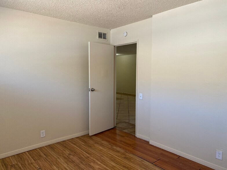 Building Photo - 2916 Marlin Ave